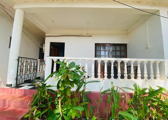 De Lavender Luxury Sea View Guest Houses